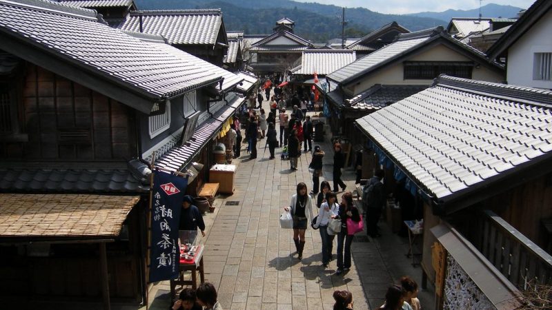 【2026年最新】伊勢神宮おかげ横丁でおすすめの人気食べ歩きグルメ5選!
